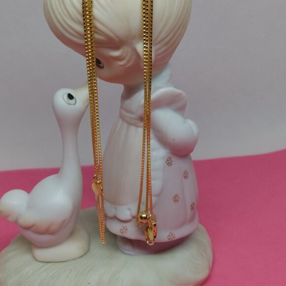 Fabulous adjustable box chain necklace. - Picture 2 of 9